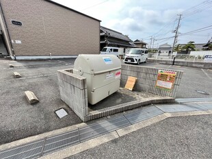 シャインコ－トの物件外観写真